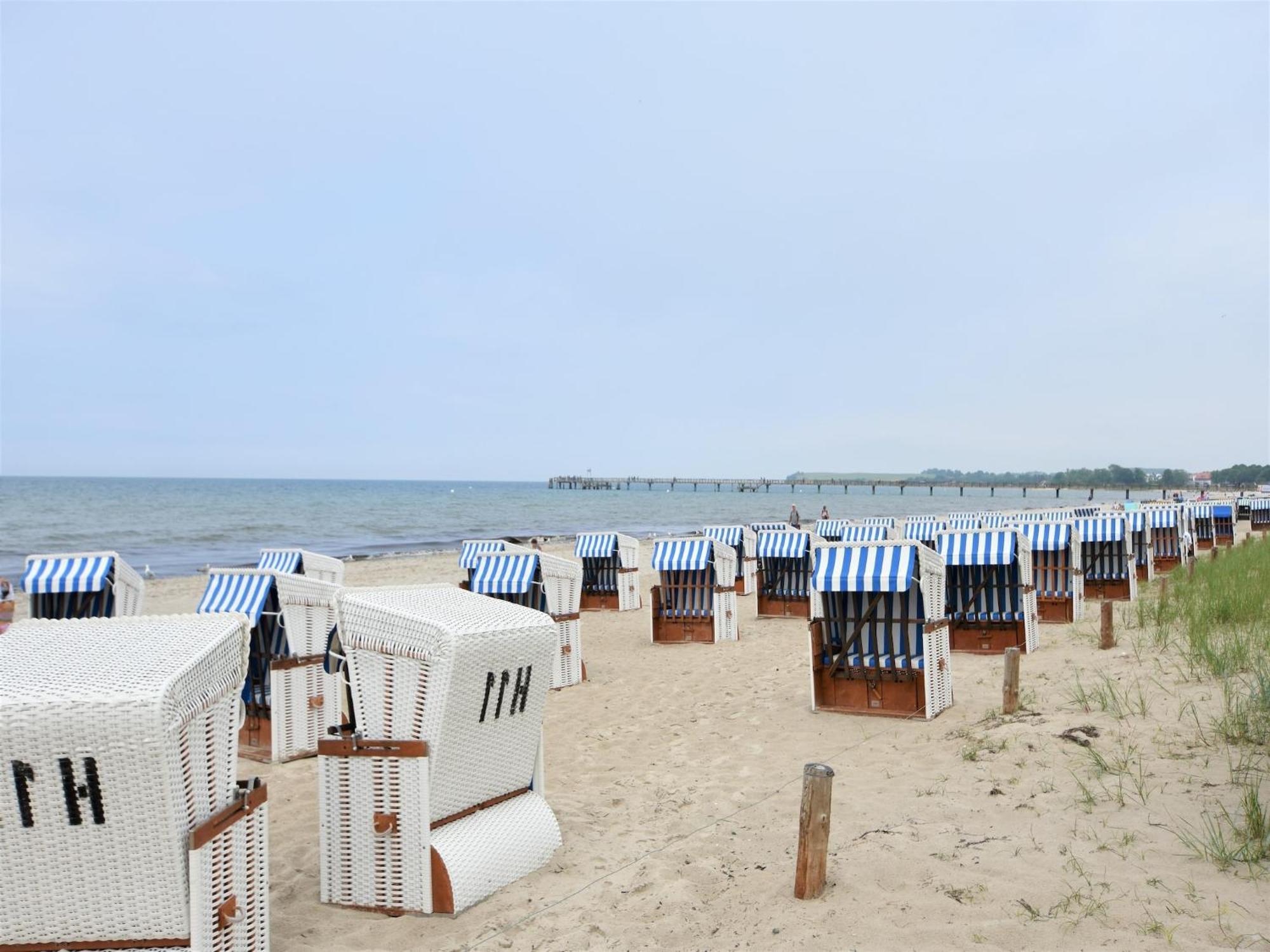 Spacious Bunglow near Sea in Grundshagen Exterior foto